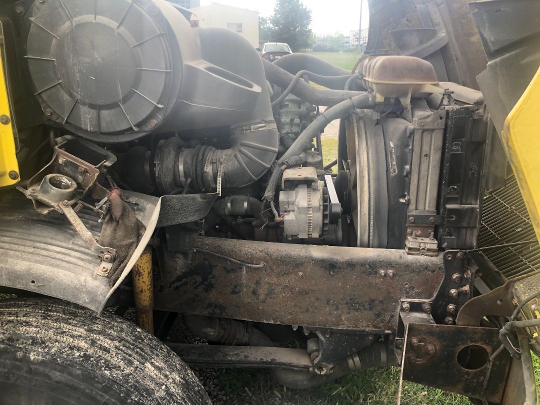 1999 VOLVO VNL64T770 - Image 38